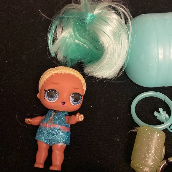 LOL mini doll set w accessories - Picture 3 of 4